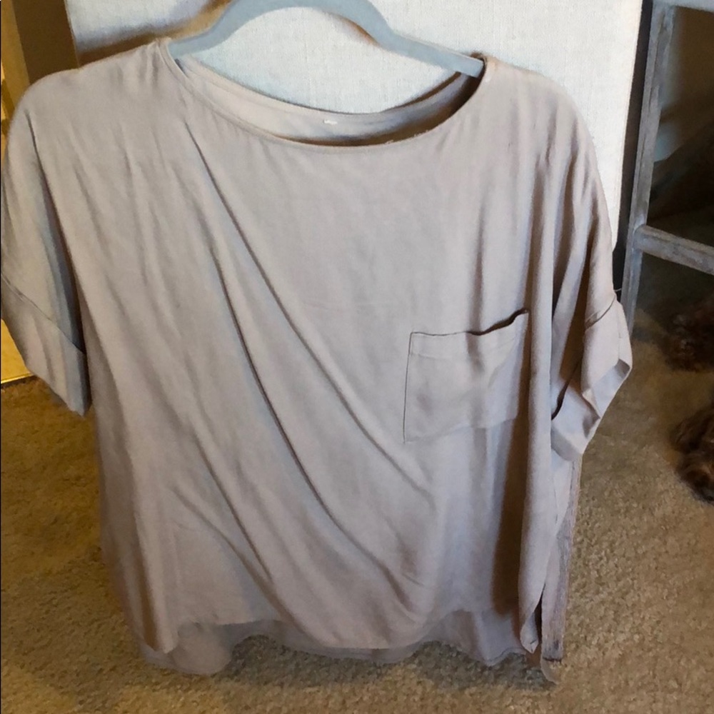 Short sleeve top with pockets